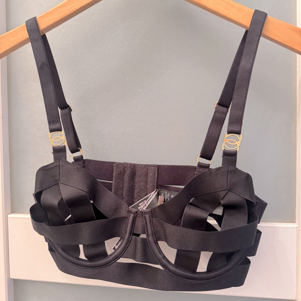 Victoria's Secret Luxe Strappy Bandage Bra